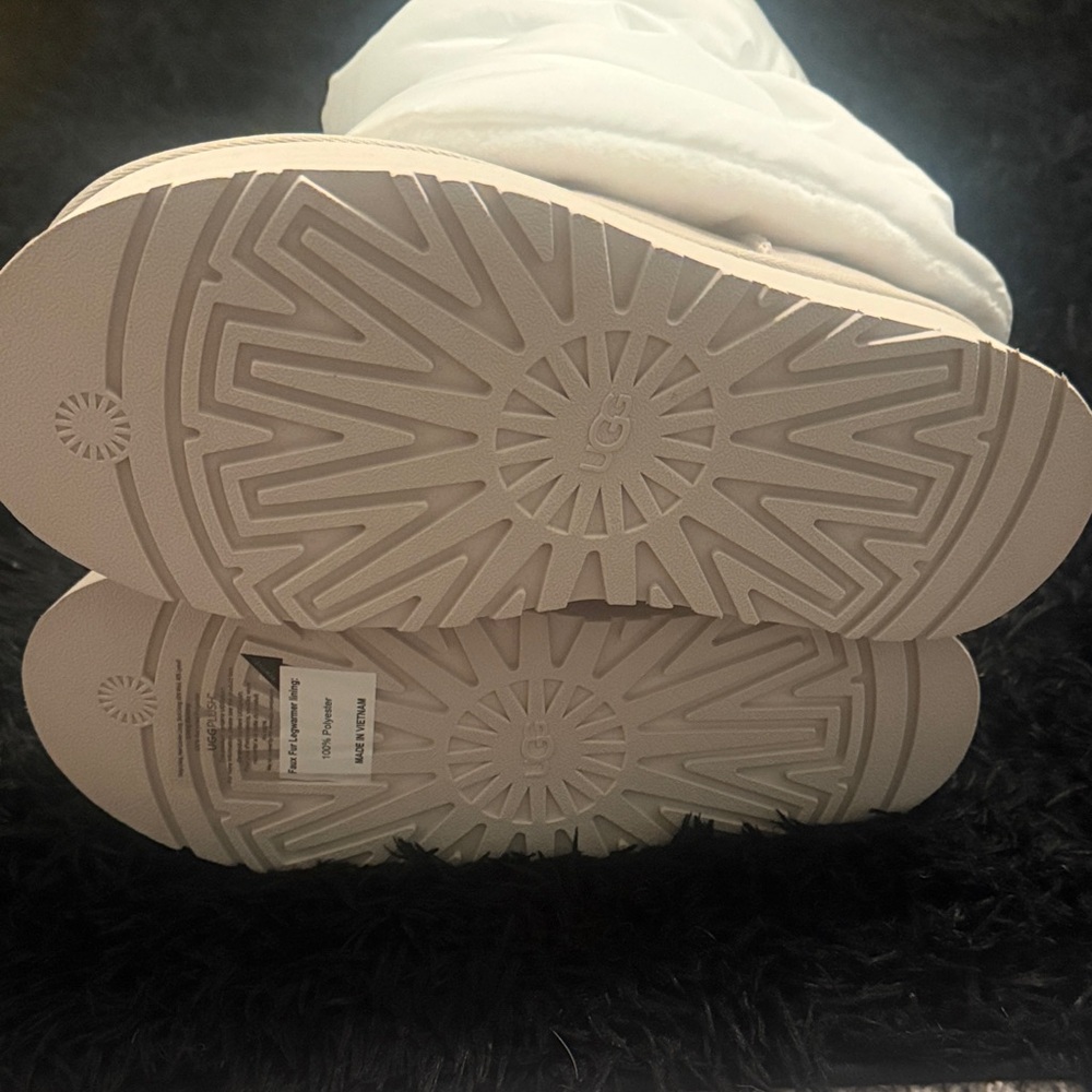 UGG Women's White Puffer Boots - Picture 5 of 5